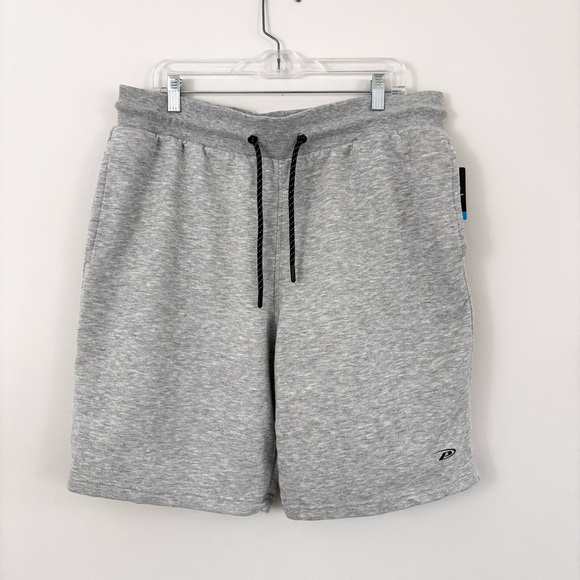 NWT gray fleece shorts w/pockets - Picture 1 of 3
